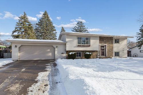 8148 Brandywine Pkwy, Brooklyn Park, MN, 55444-1612 | Card Image