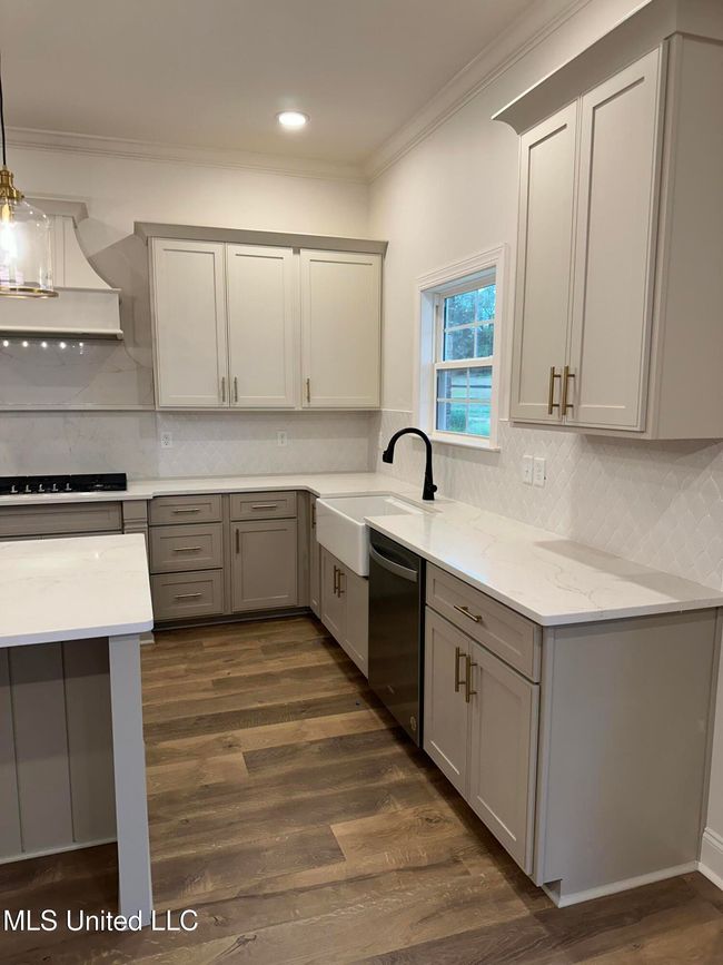 kitchen sink | Image 6