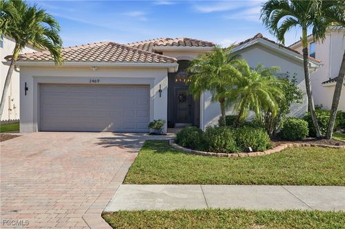 2469 Heydon Cir E, Naples, FL, 34120-4581 | Card Image
