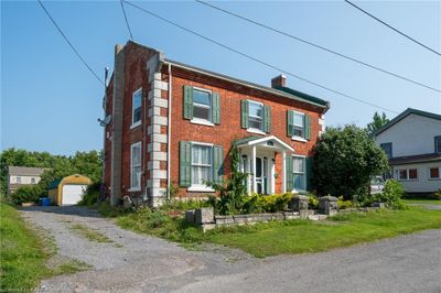 11 Water St, House other with 3 bedrooms, 1 bathrooms and 3 parking in Newburgh ON | Image 1