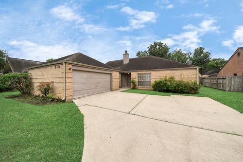 210 Squires Bnd, Stafford, TX, 77477-6243 | Card Image