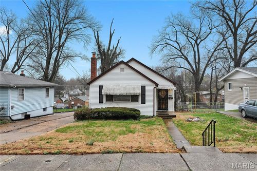 2914 Lyndhurst Ave, Saint Louis, MO, 63121-4227 | Card Image