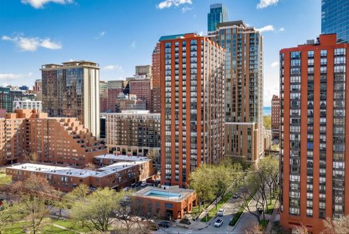 2010-899 S Plymouth Court, Chicago, IL, 60605 | Card Image