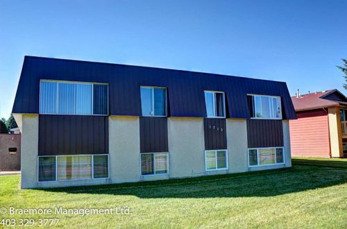 4-1713 St Edward Blvd N, Lethbridge, AB, T1H1X2 | Card Image