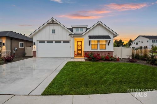 493 N Plainfield Ave, Eagle, ID, 83616-7745 | Card Image