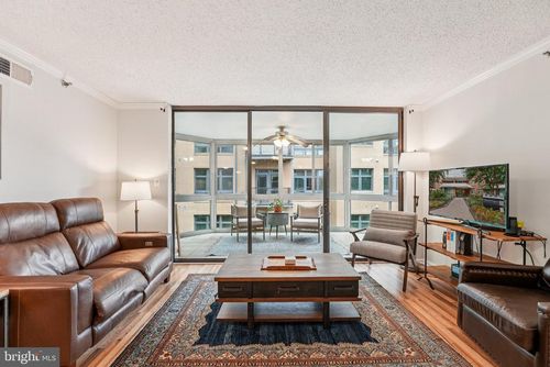 apt-524-1024 N Utah St, ARLINGTON, VA, 22201-5735 | Card Image