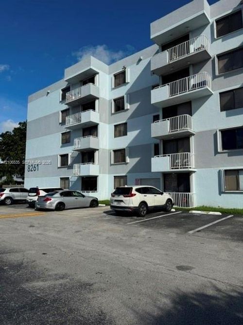 239-8261 Nw 8th St, Miami, FL, 33126-3965 | Card Image