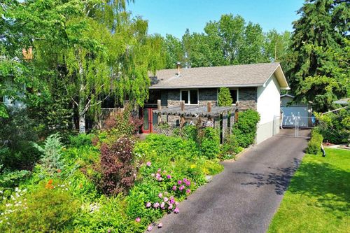 210 Dalgleish Bay Nw, Calgary, AB, T3A1K9 | Card Image