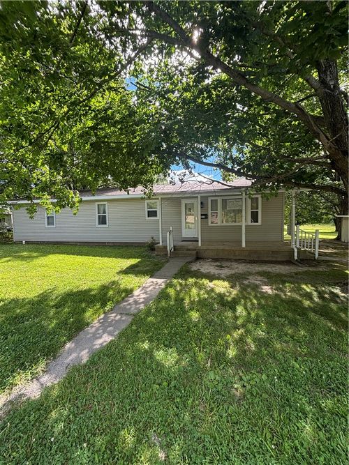 437 N Columbia St, Greenup, IL, 62428-1119 | Card Image