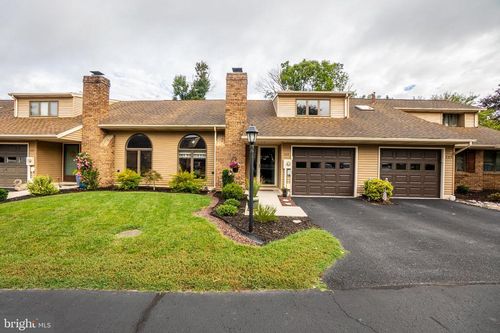 435-435 Deerfield Dr, Hanover, PA, 17331-1368 | Card Image