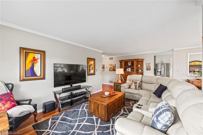 207 - 130 Wright Cres, House attached with 2 bedrooms, 2 bathrooms and 1 parking in Kingston ON | Image 18