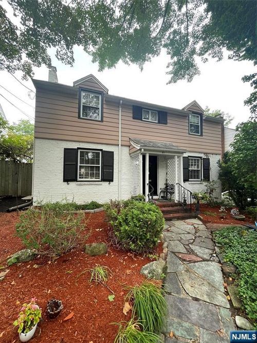 81 Grayson Place, Teaneck, NJ, 07666 | Card Image