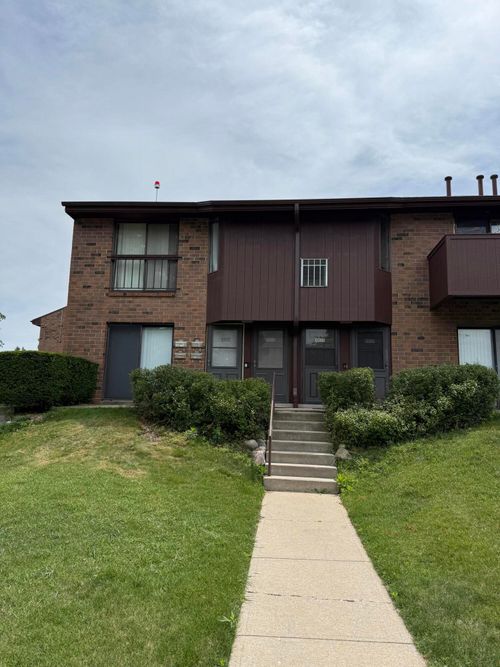 9017 N Park Plaza Ct, Brown Deer, WI, 53223-2123 | Card Image
