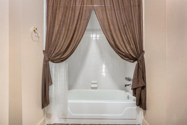 6302 Amie Ln, House other with 2 bedrooms, 2 bathrooms and 2 parking in Pearland TX | Image 34