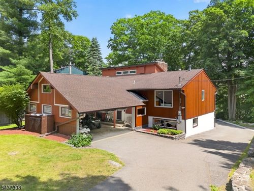 42 Goldfinch Ln, Hewitt, NJ, 07421-2608 | Card Image