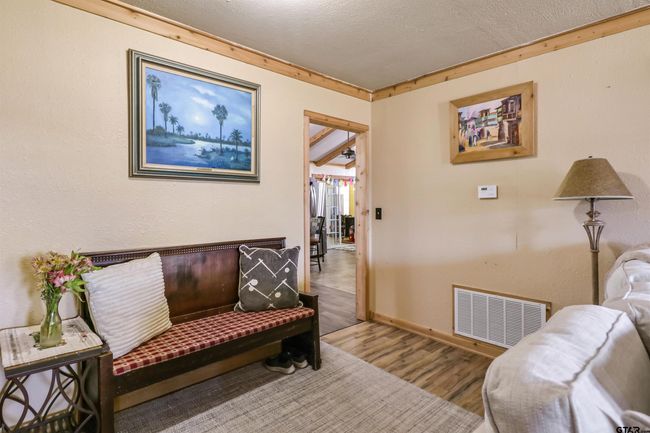 614 Maple Ave, House other with 4 bedrooms, 2 bathrooms and null parking in Cushing TX | Image 5