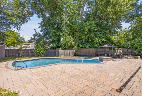 6 Fieldstone Ln, OCEAN, NJ, 07712-3445 | Card Image