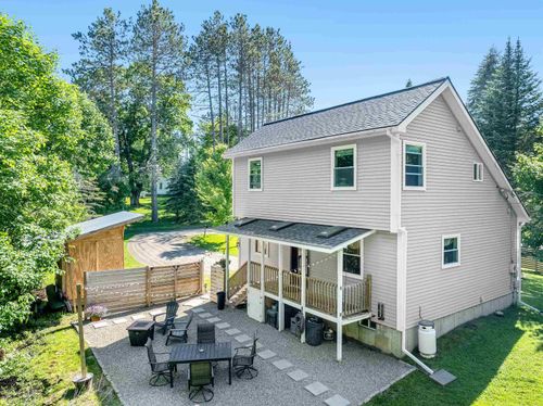 872 Golf Course Rd, Morristown, VT, 05661-8268 | Card Image