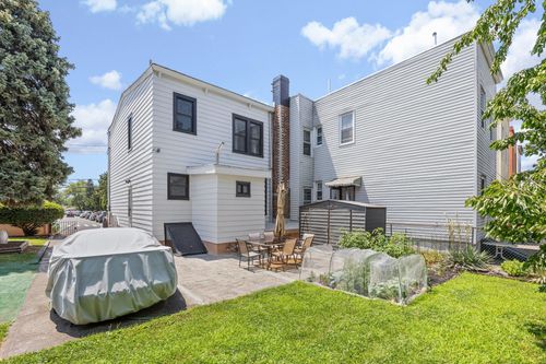 6161 62nd Ave, Middle Village, NY, 11379-1008 | Card Image