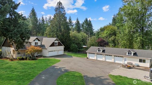 22005 260th Ave Se, Maple Valley, WA, 98038-6611 | Card Image