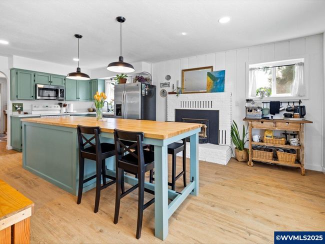 507 S Main St St, House other with 3 bedrooms, 1 bathrooms and null parking in Jefferson OR | Image 6