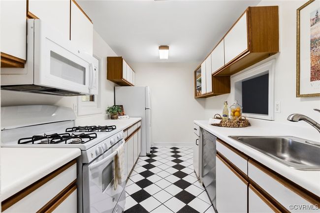 11719 S Briar Patch Dr, Condo with 3 bedrooms, 3 bathrooms and null parking in Midlothian VA | Image 4