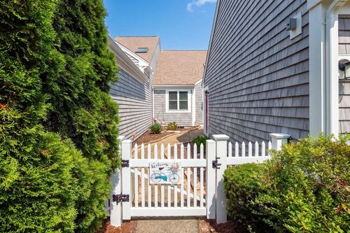 66-66 Holbeck Cor, Plymouth, MA, 02360-8241 | Card Image