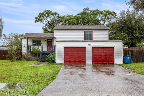 1682 Glencove Ave Nw, Palm Bay, FL, 32907-8611 | Card Image