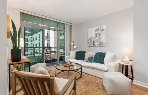 unit-613-425 W Beech St, San Diego, CA, 92101-2960 | Card Image