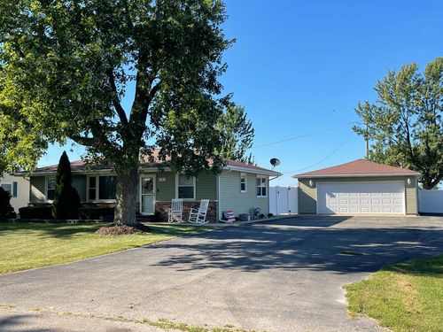 101 3rd St, Buckingham, IL, 60917-2133 | Card Image