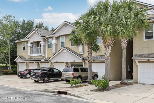 Front of Home | Image 5