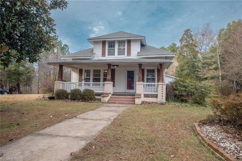 3175 Iron Works Rd, Reidsville, NC, 27320-7842 | Card Image