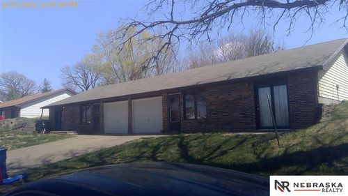 606 Maple St, Louisville, NE, 68037-6023 | Card Image