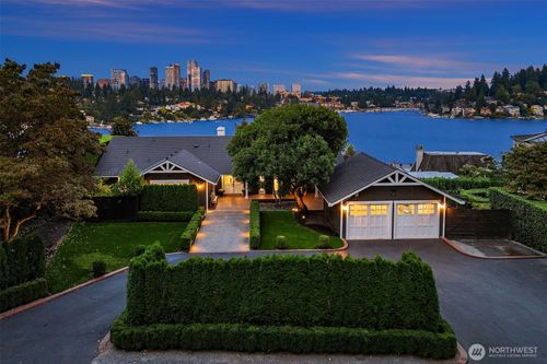 300 Overlake Dr E, Medina, WA, 98039-5329 | Card Image