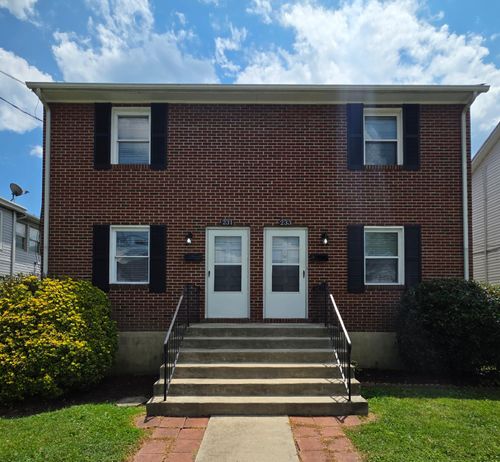 233 W Cleveland Ave, Vinton, VA, 24179-3313 | Card Image