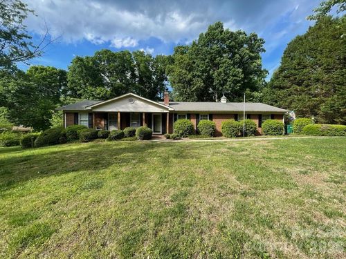 348 Random Dr, New London, NC, 28127-8737 | Card Image