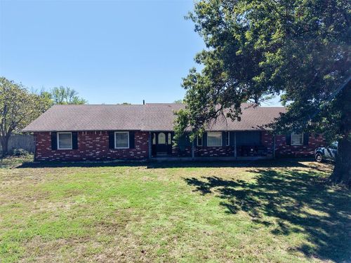 815 W Date St, Okemah, OK, 74859-4207 | Card Image