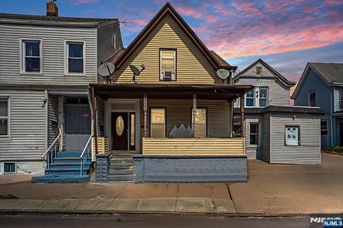 94 Manchester Ave, Paterson, NJ, 07502-1905 | Card Image