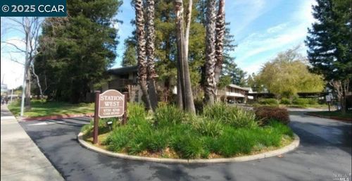 2742 Oak Rd, Walnut Creek, CA, 94597-2888 | Card Image