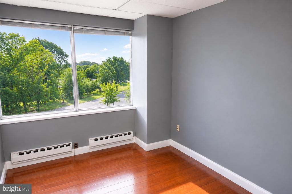 Commercial Sale in EDISON 4