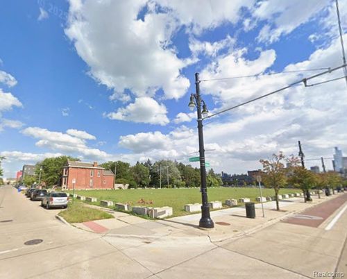 2844 Woodward Avenue, Detroit, MI, 48201 | Card Image