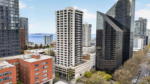 405-2100 3rd Avenue, Seattle, WA, 98121 | Card Image