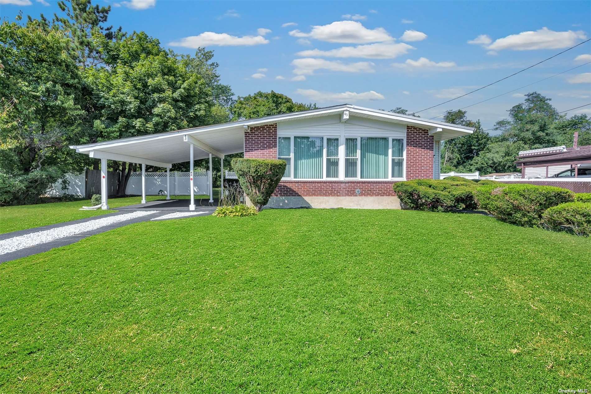 Bentley Rd, Amityville, NY 11701