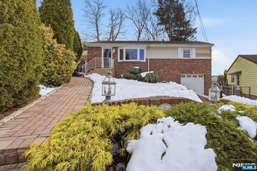 10 Riverview Ct, Kearny, NJ, 07032-1606 | Card Image