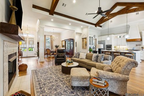 19331 Garden Lake Ct, Baton Rouge, LA, 70809-6741 | Card Image