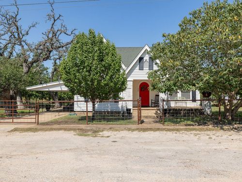 440 S East St, Bertram, TX, 78605-4618 | Card Image