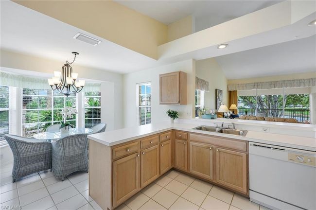 APT-201 - 736 Wiggins Lake Dr, Condo with 2 bedrooms, 2 bathrooms and 1 parking in NAPLES FL | Image 6