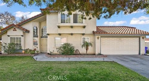 369 E Winchester Dr, Rialto, CA, 92376 | Card Image