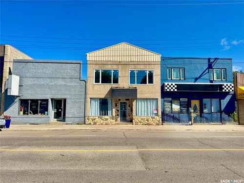 212 33rd St W, Saskatoon, SK, S7L0V1 | Card Image