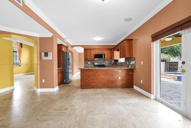 16732 Nw 89 Th Pl, House other with 4 bedrooms, 3 bathrooms and null parking in Miami Lakes FL | Image 12